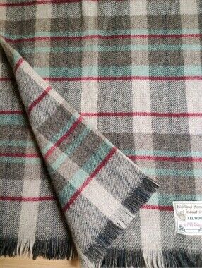 Highland Home Wool Blanket Throw Plaid Tartan Green Red Grey 57"x 48" Scotland